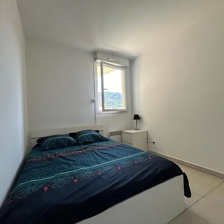 T3 Proche Gare Et Plages Parking Prive